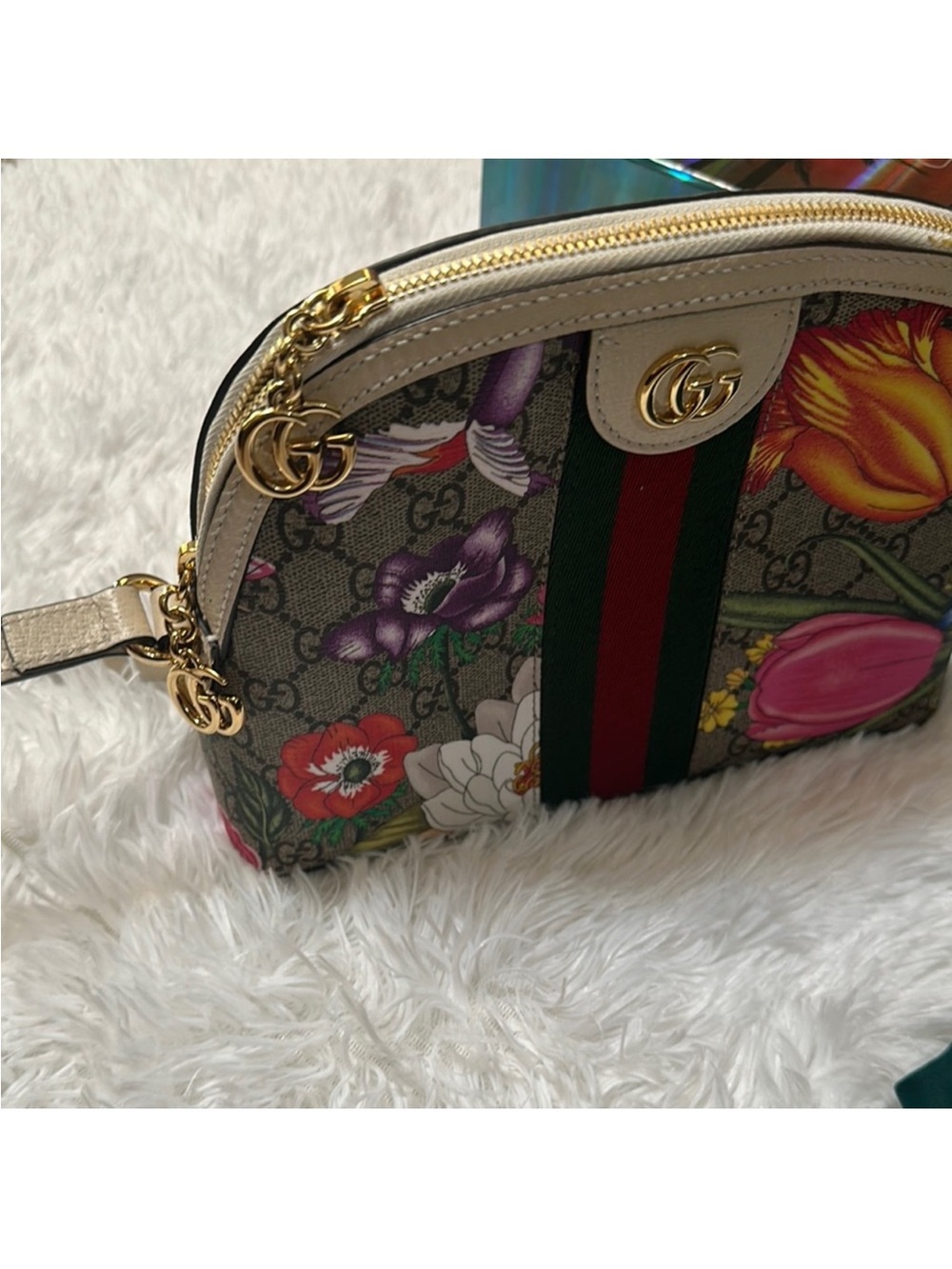 Gucci Floral GG Supreme Canvas Small Shoulder Bag — Multicolor - Picture 4 of 13